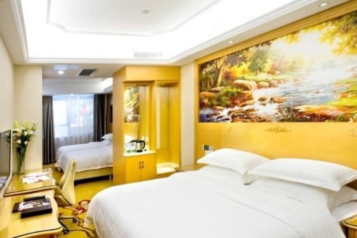 Room 7 of 31