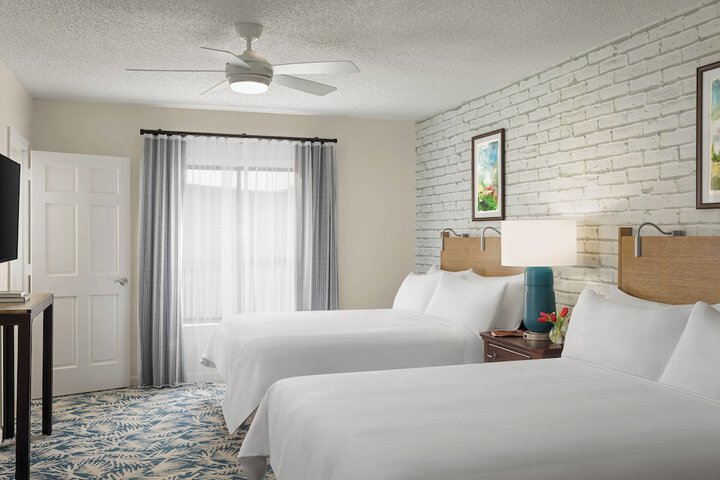 Room 4 of 18