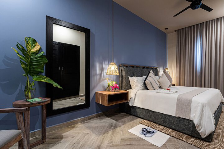 Room 18 of 37