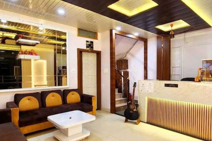 Hotel Interior 4 of 35