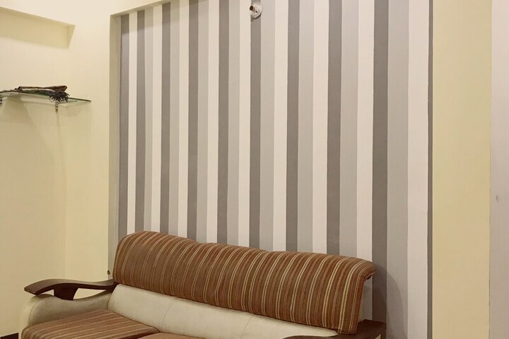 Room 10 of 29