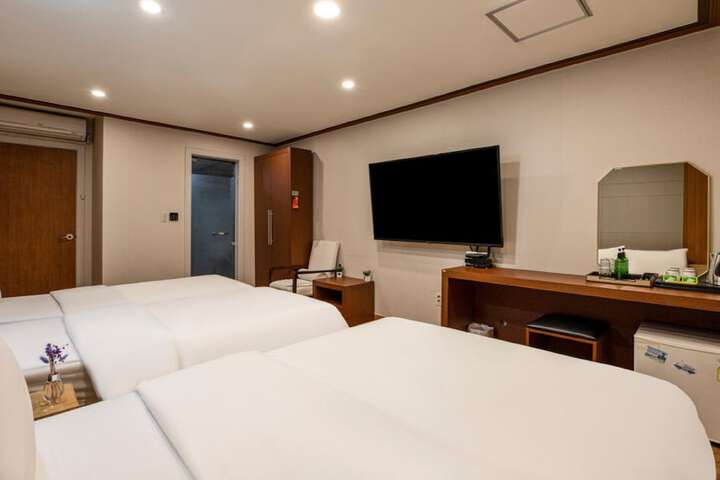 Room 20 of 48