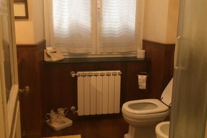 Clean Restrooms
