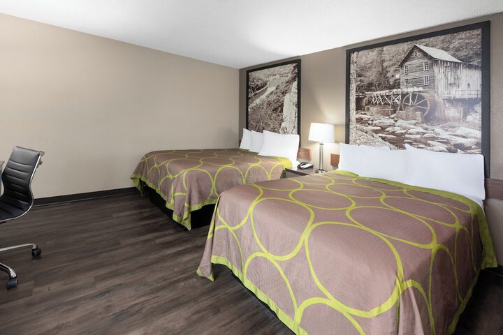 Room 18 of 33