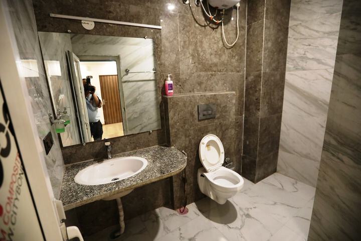 Room 25 of 29