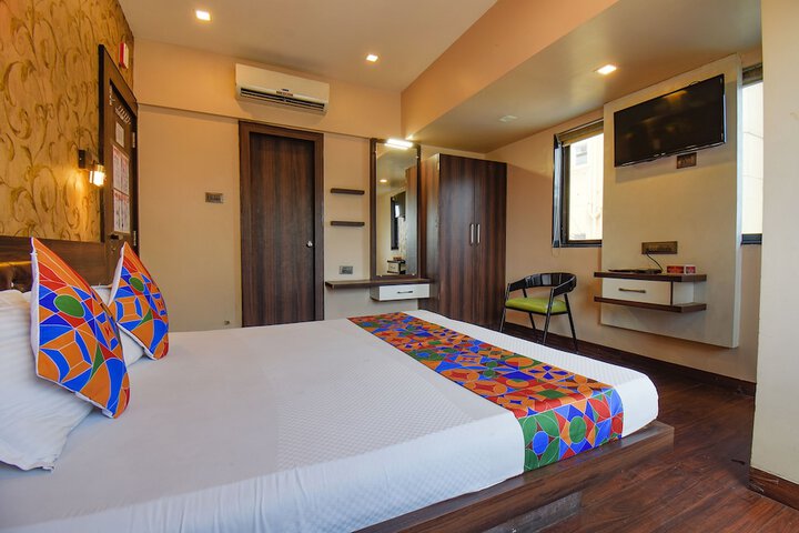 Room 13 of 26