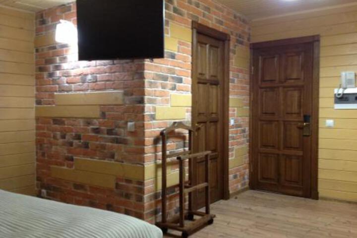 Suite 1 of 10