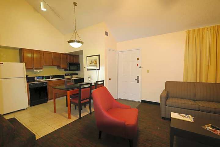 FairBridge Inn & Suites Akron Copley Township West