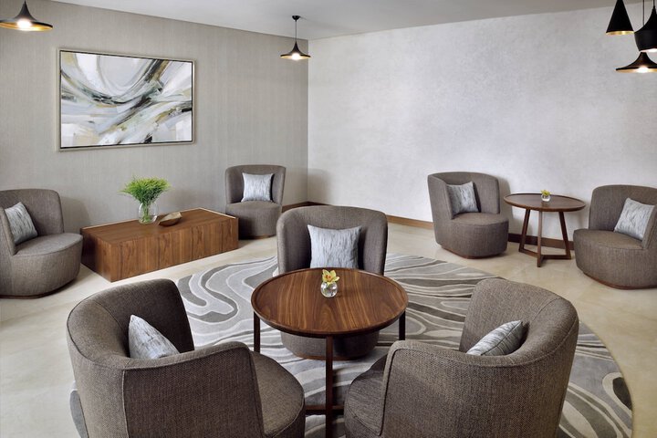 Lounge 78 of 125