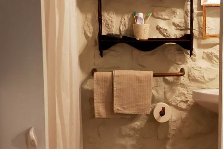 Room 10 of 13