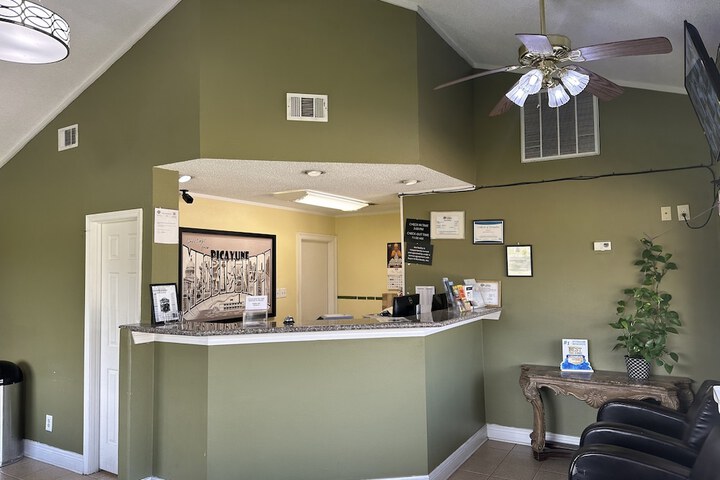 Check-in/check-out kiosk