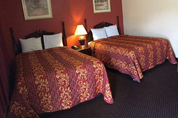 Room 6 of 18
