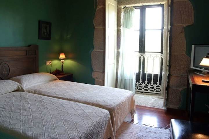 Room 7 of 33