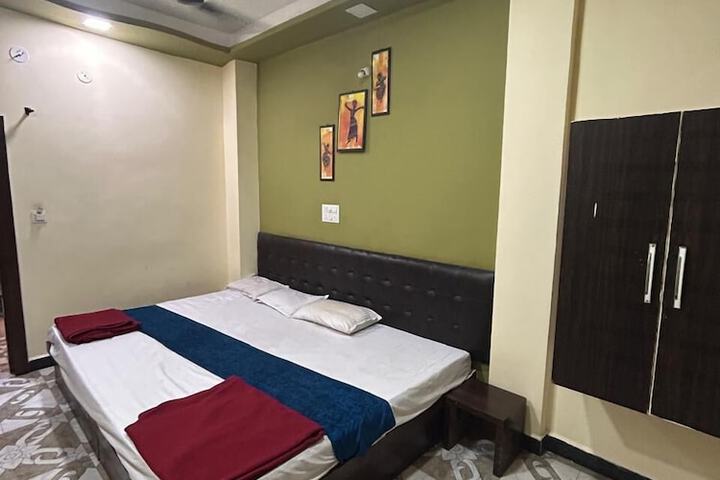 Room 3 of 24