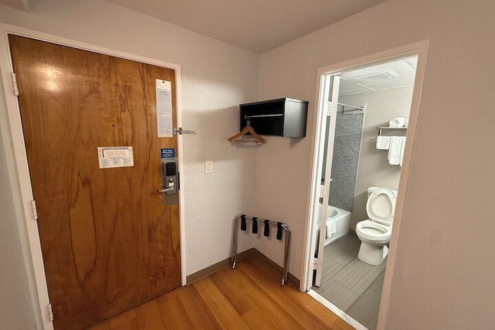 Room 20 of 48