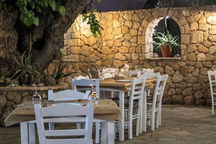 Dining 87 of 151