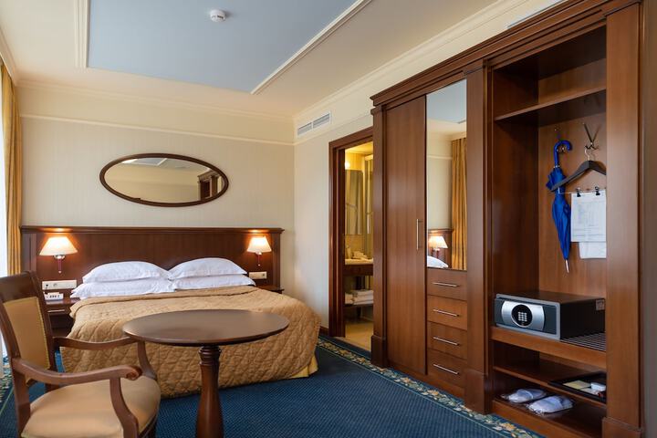 Room 9 of 58