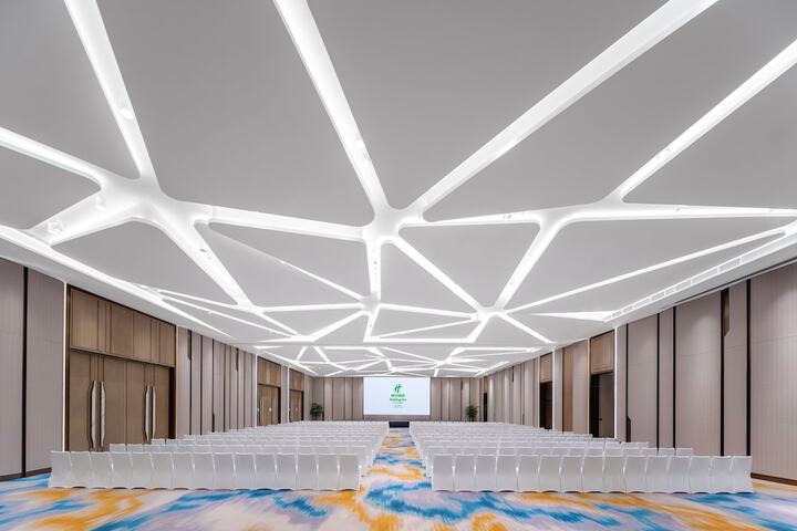 Ballroom/Hall 55 of 67