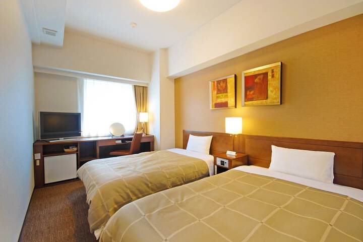 Room 4 of 31