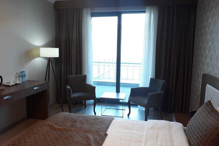 Room 19 of 87