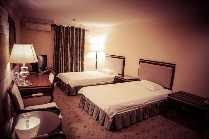 Room 28 of 66