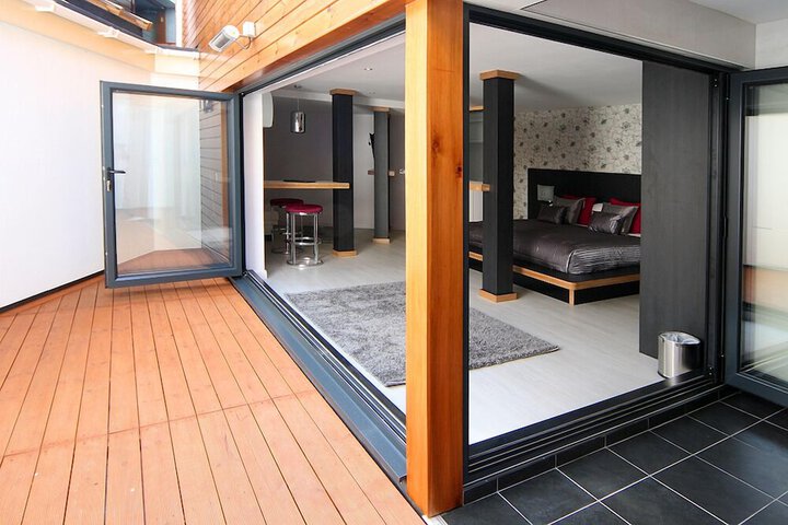 Room 27 of 43