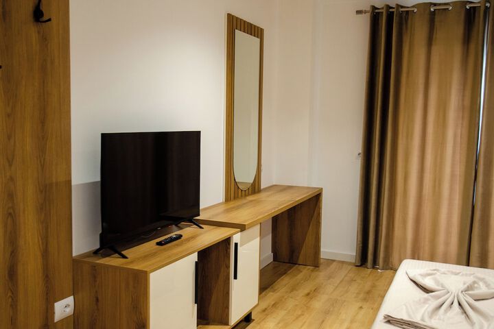 Room 7 of 34