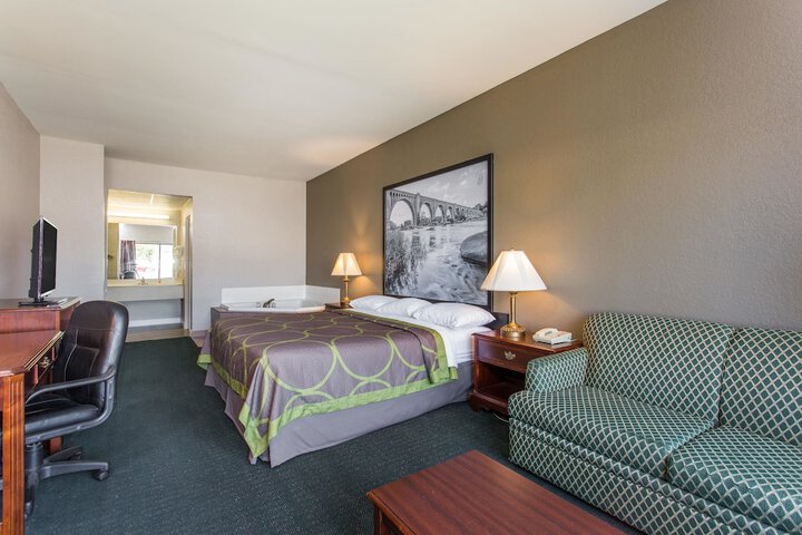 1 King Bed (13 of 18)
