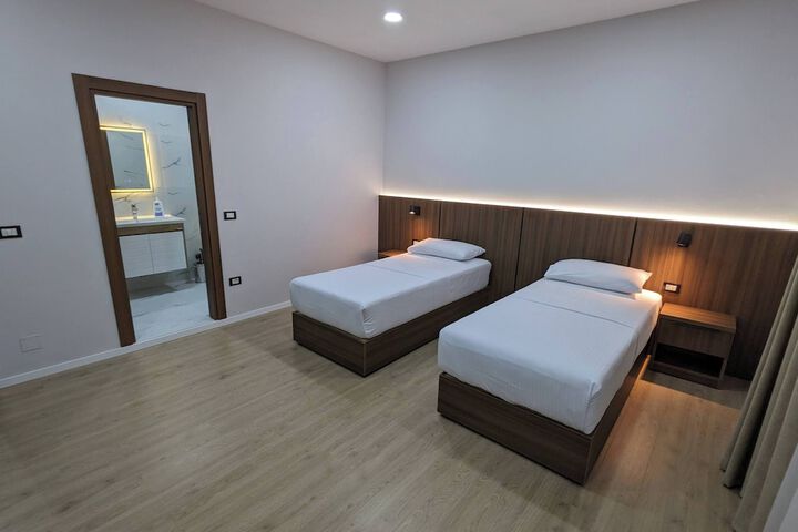 Room 4 of 22