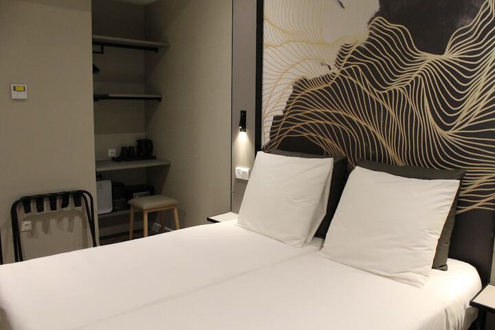 Room 9 of 31