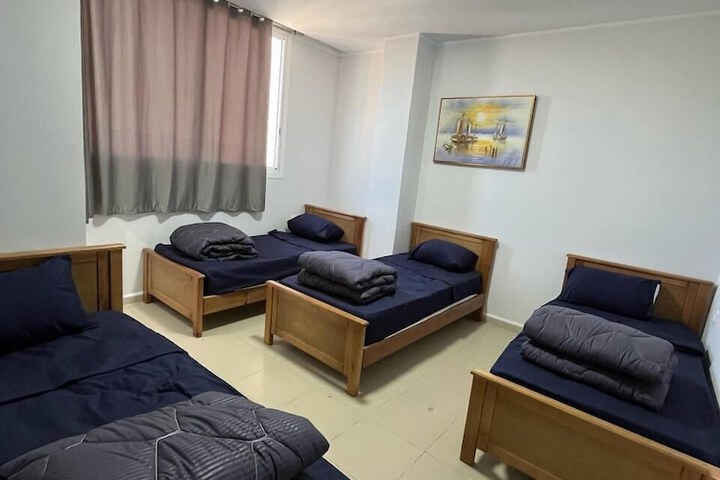 Room 4 of 7