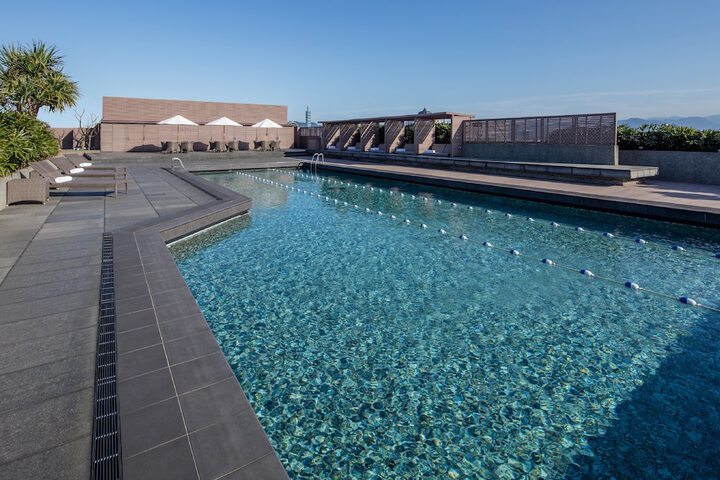 Pool 40 of 121