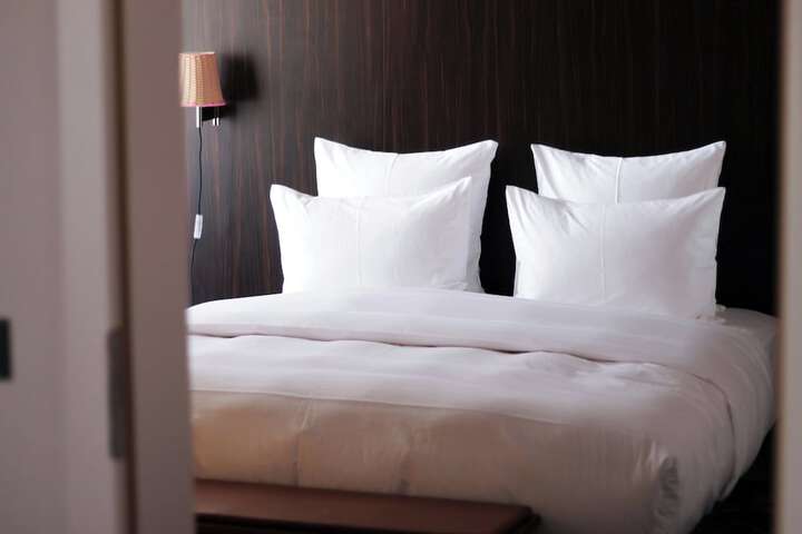 Room 8 of 50