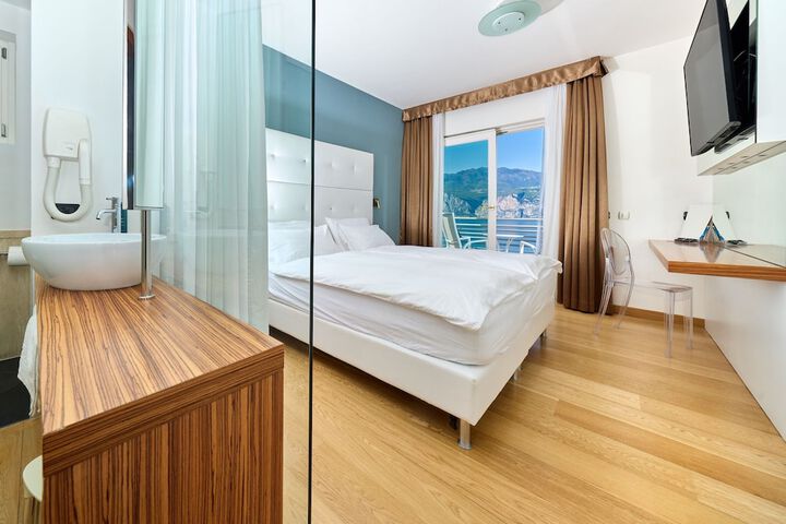 Room 56 of 134