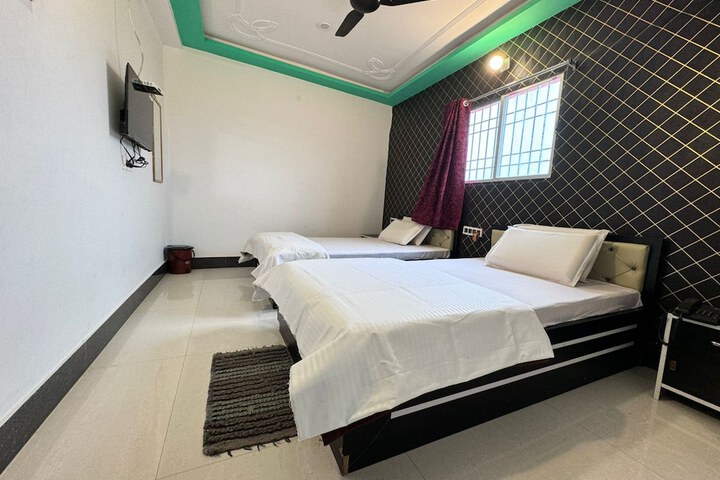 Room 7 of 17