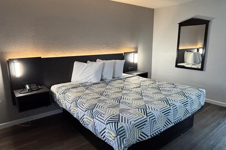 Room 5 of 21
