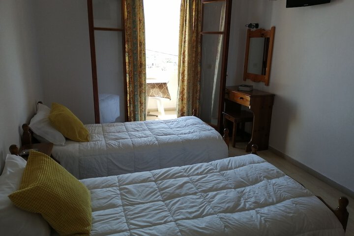 Room 4 of 44