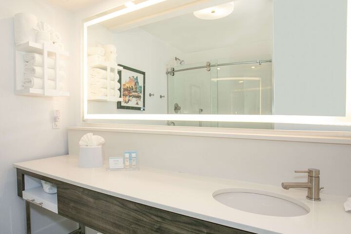 Bathroom shower