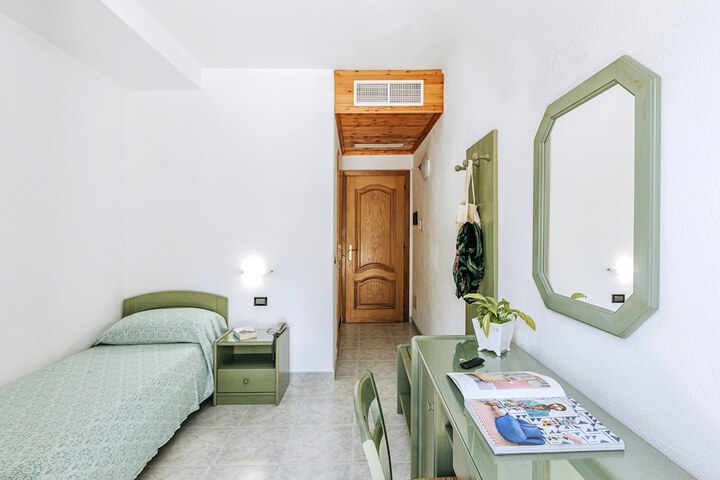 Room 26 of 89