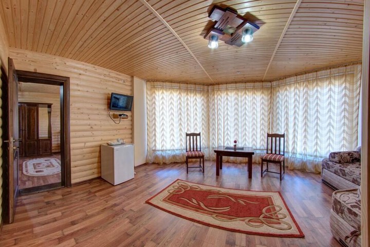 Room 12 of 48