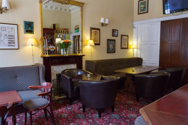 Lounge 58 of 84