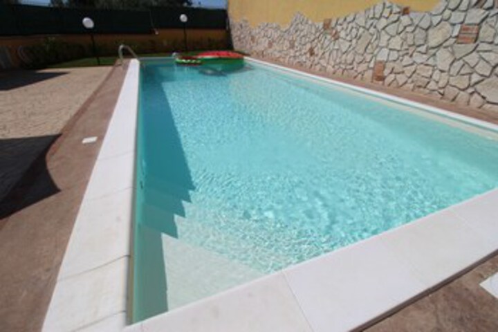 Pool 12 of 26
