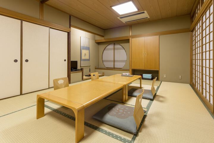 Room 11 of 73