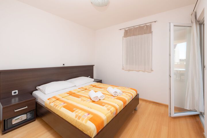 Room 9 of 54