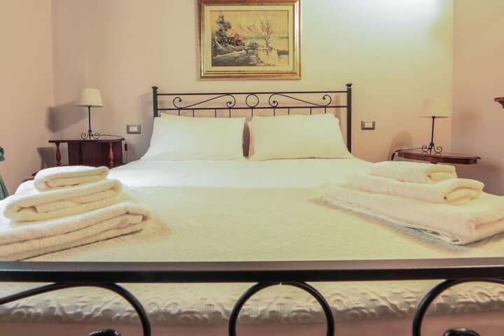 Room 6 of 54
