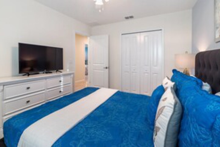 Room 32 of 37