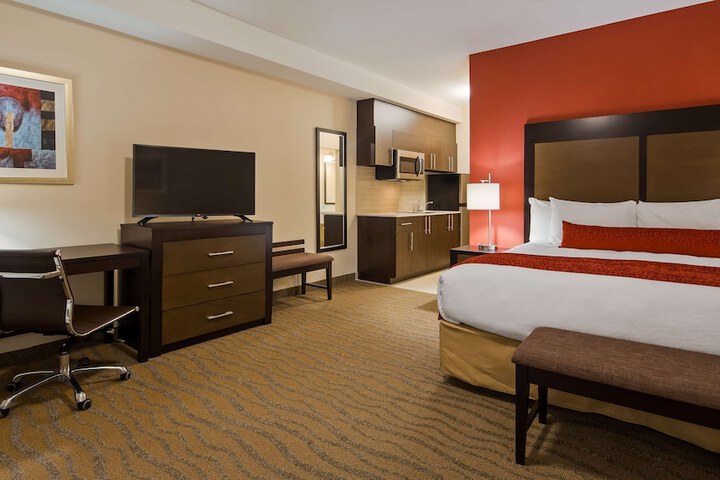 Room 4 of 39