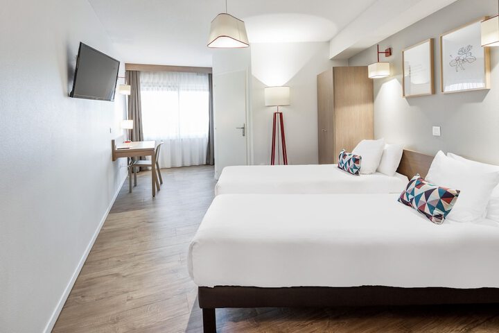 Room 7 of 24