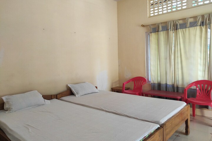 Room 2 of 31