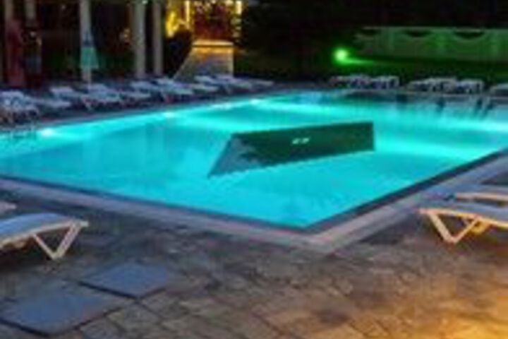 Pool 13 of 17